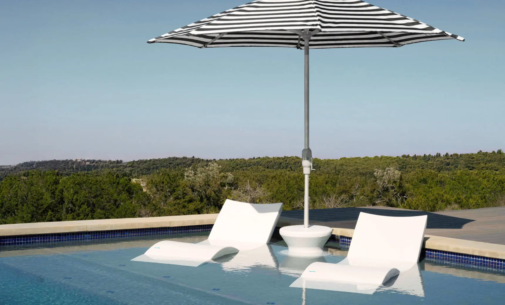 8.5-foot square Signature Series umbrella with 360° tilt feature in a modern design.