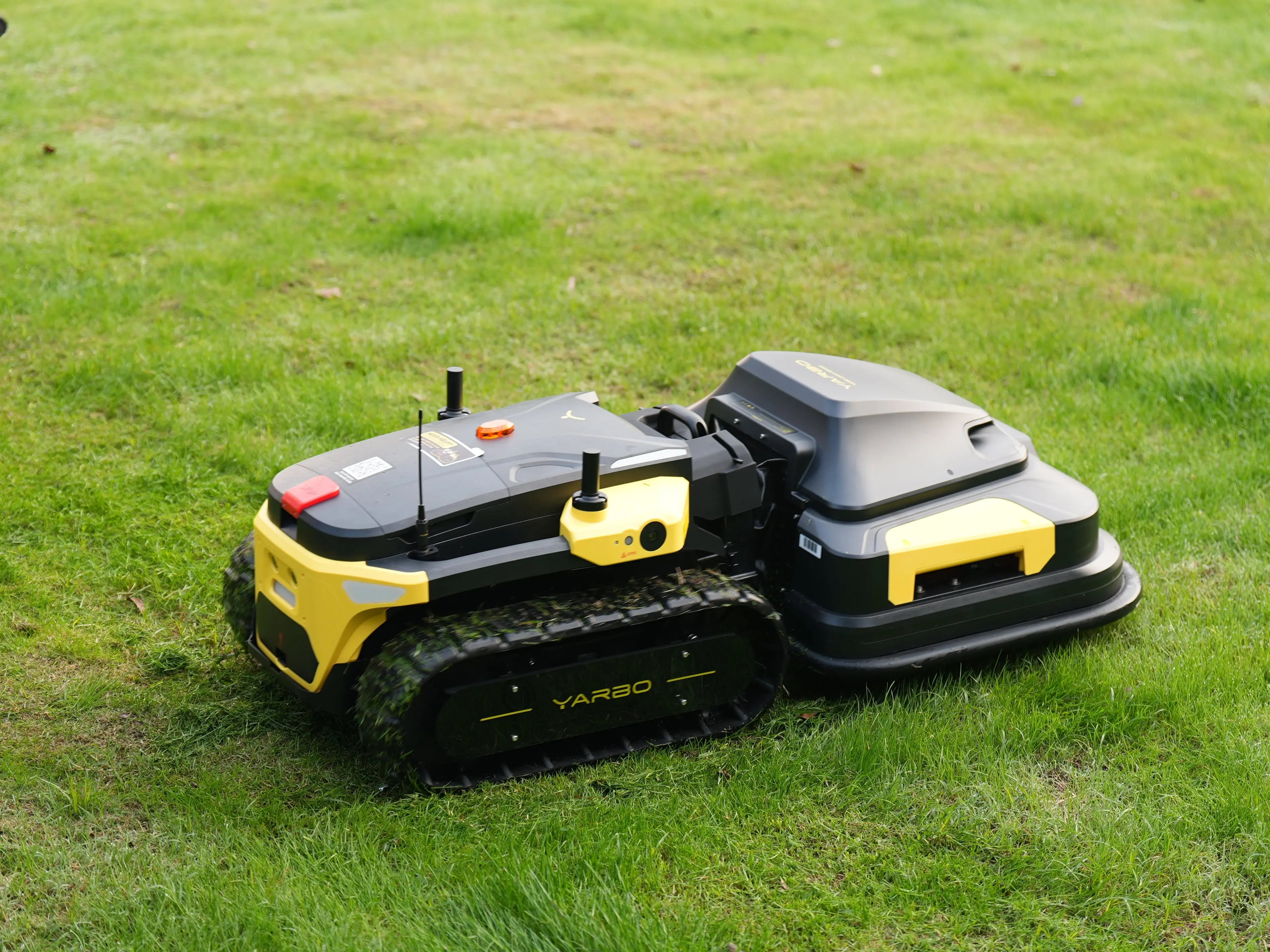 Yarbo- 4-in-1 Yard Robot | Core, Lawn Mower, Snow & Leaf Blower | BUNDLE-4IN1 - Aqvina LLC