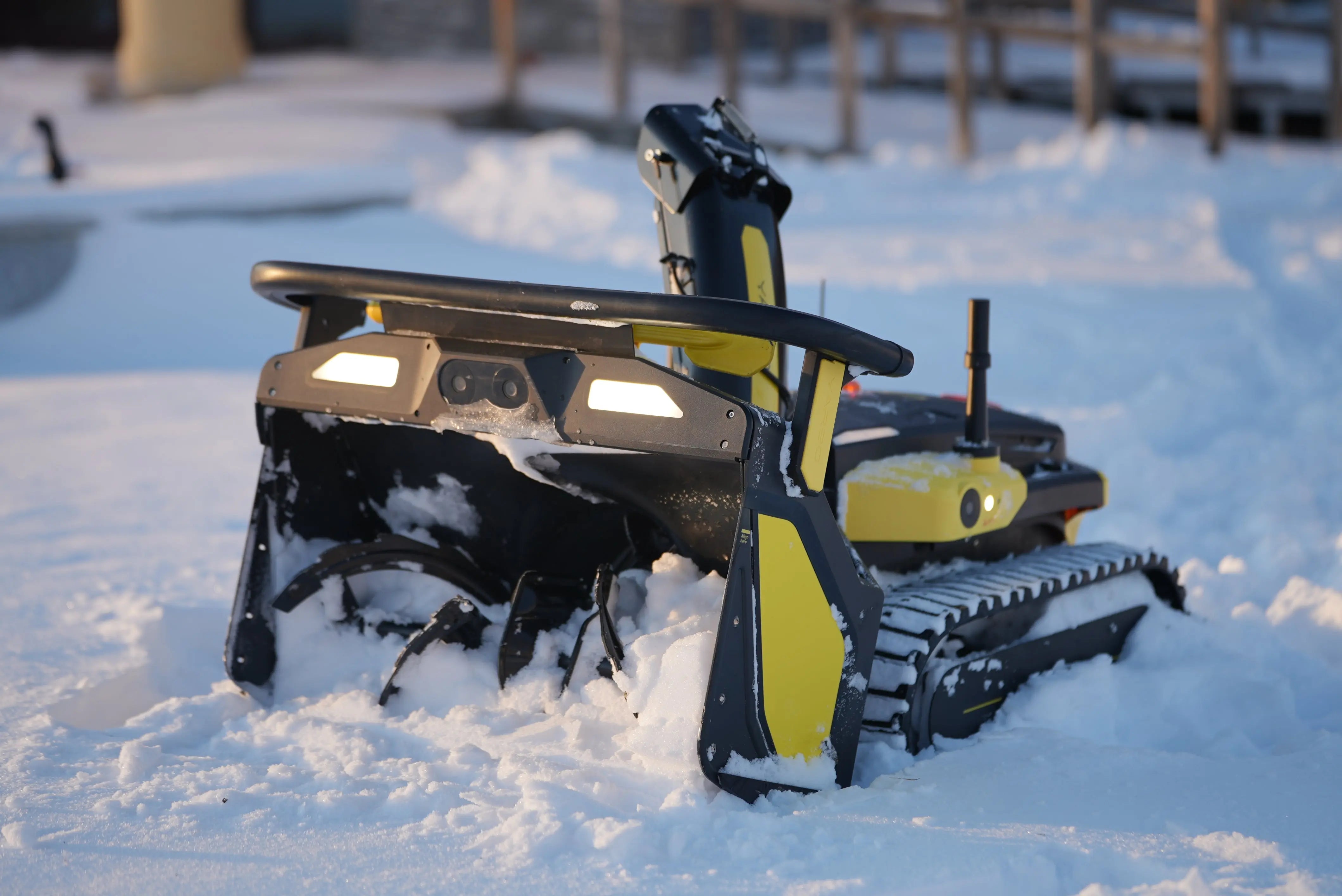 Yarbo Lawn Mower Pro + Snow Blower Robot | All-Season Autonomous System Yarbo