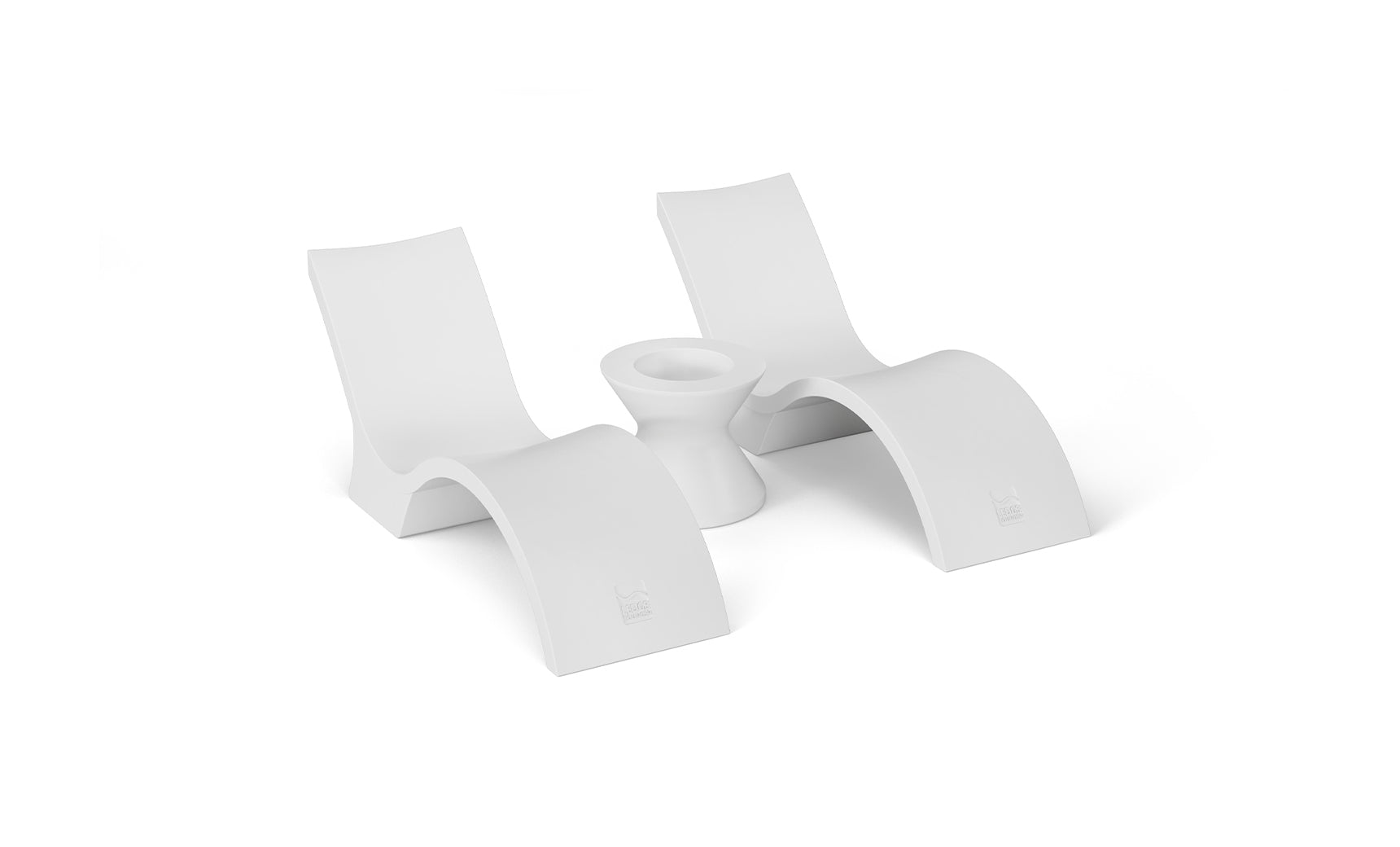 Signature Chaise lounge in a deep design paired with a side table for an in-pool set-up.