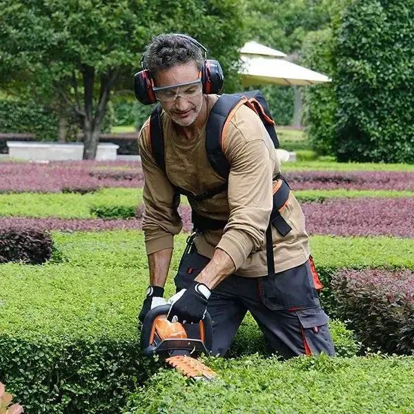 Sunseeker - Hedge Trimmer 30" Adjustable Speed 1200W 60V | Model: CHT7612 SUNSEEKER