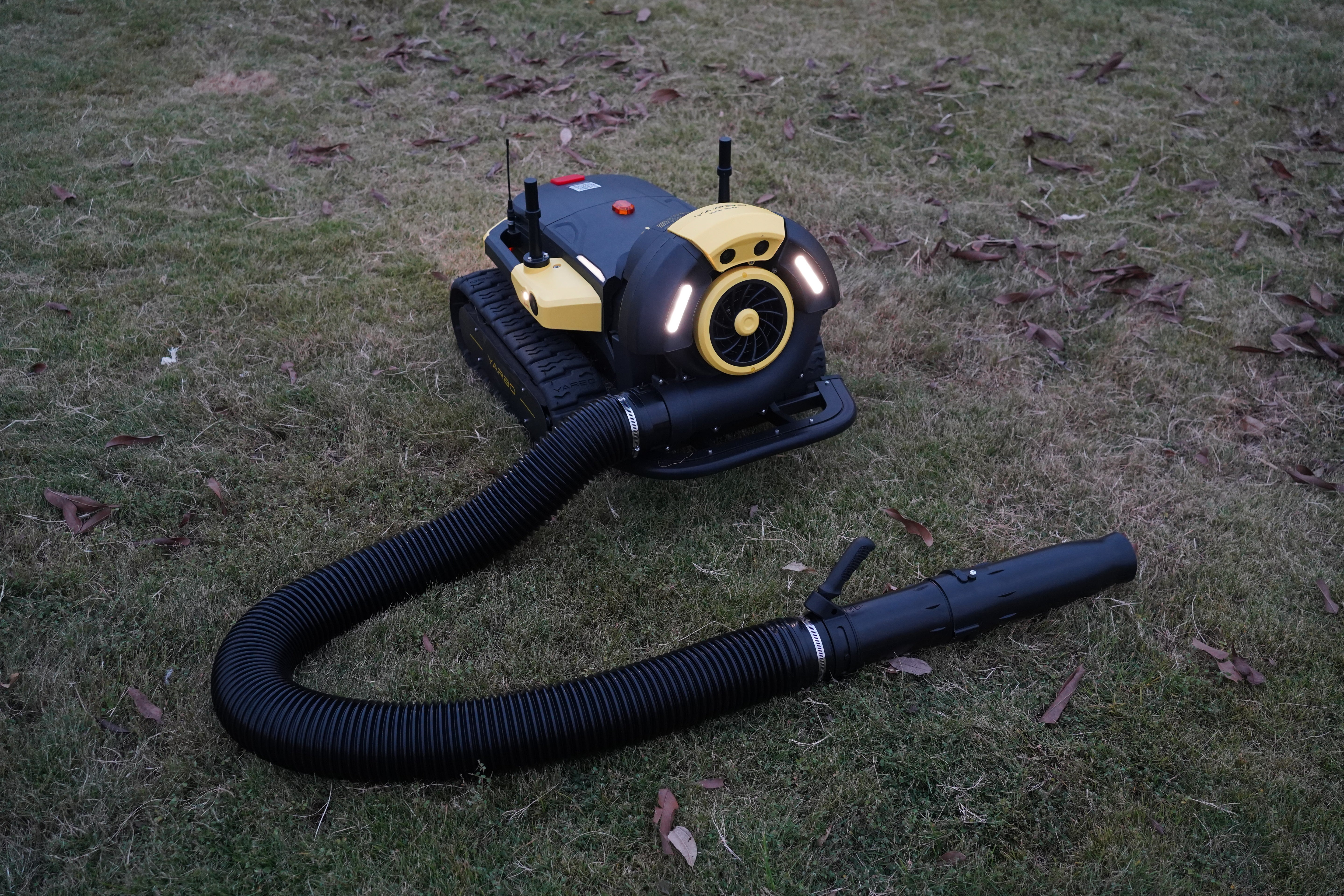 Yarbo- Lawn Mower + Blower