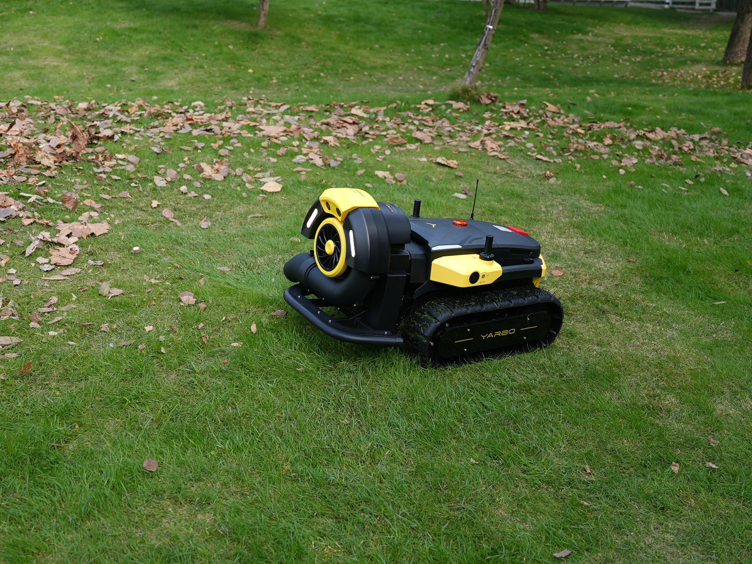 Yarbo- Lawn Mower + Blower