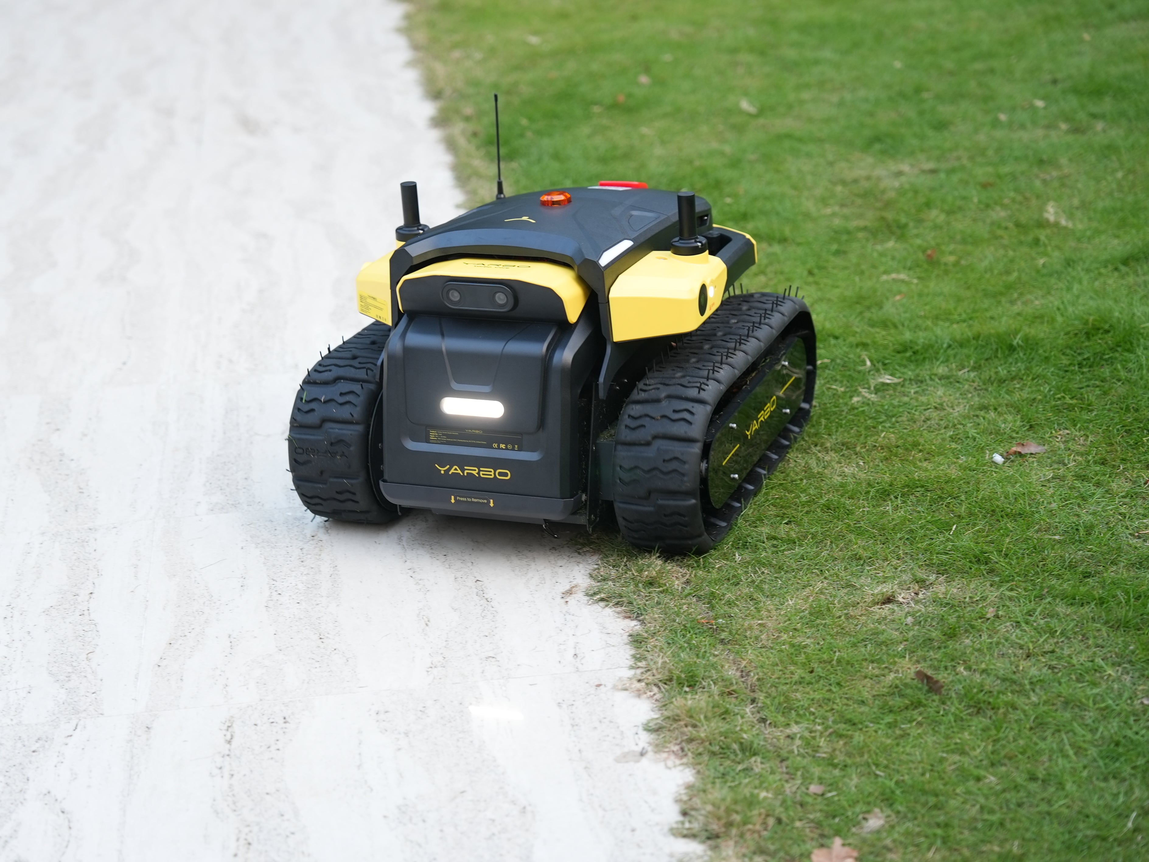 Yarbo- Lawn Mower + Blower